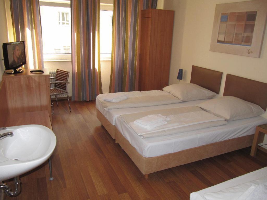 Litty'S Hotel München Rom bilde